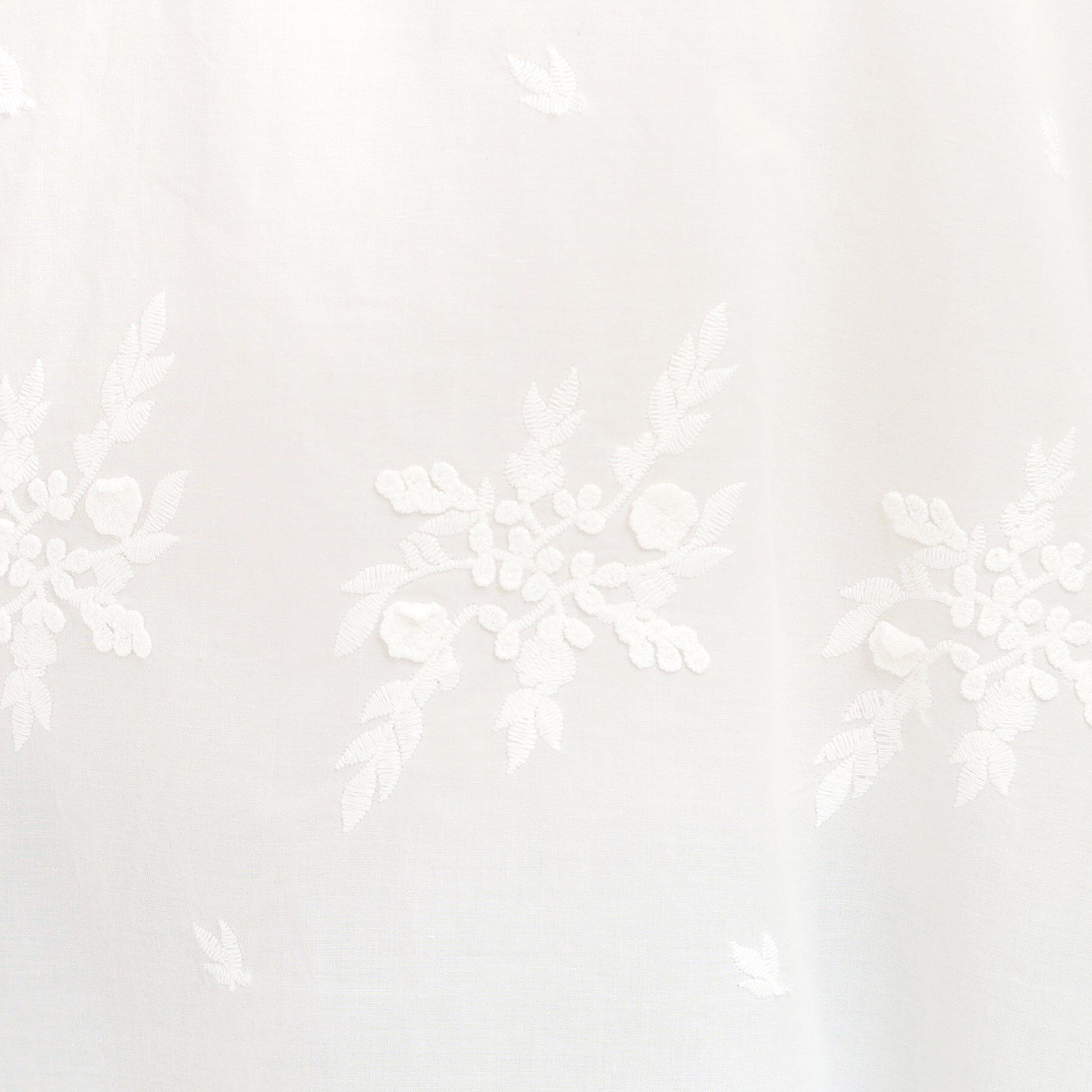 SHOO･LA･RUE「【洗える/S-LL】インせず着られる さらっと大人上品 刺繍トップス」|Tシャツ・カットソー|