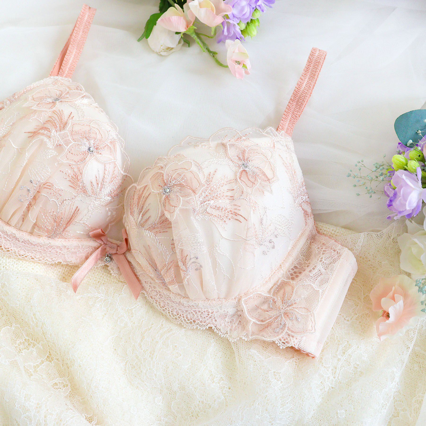 Risa Magli「ナーラ ブラジャー（B-D）＜リサマリ ミラクル谷間ブラ＞」|インナー|