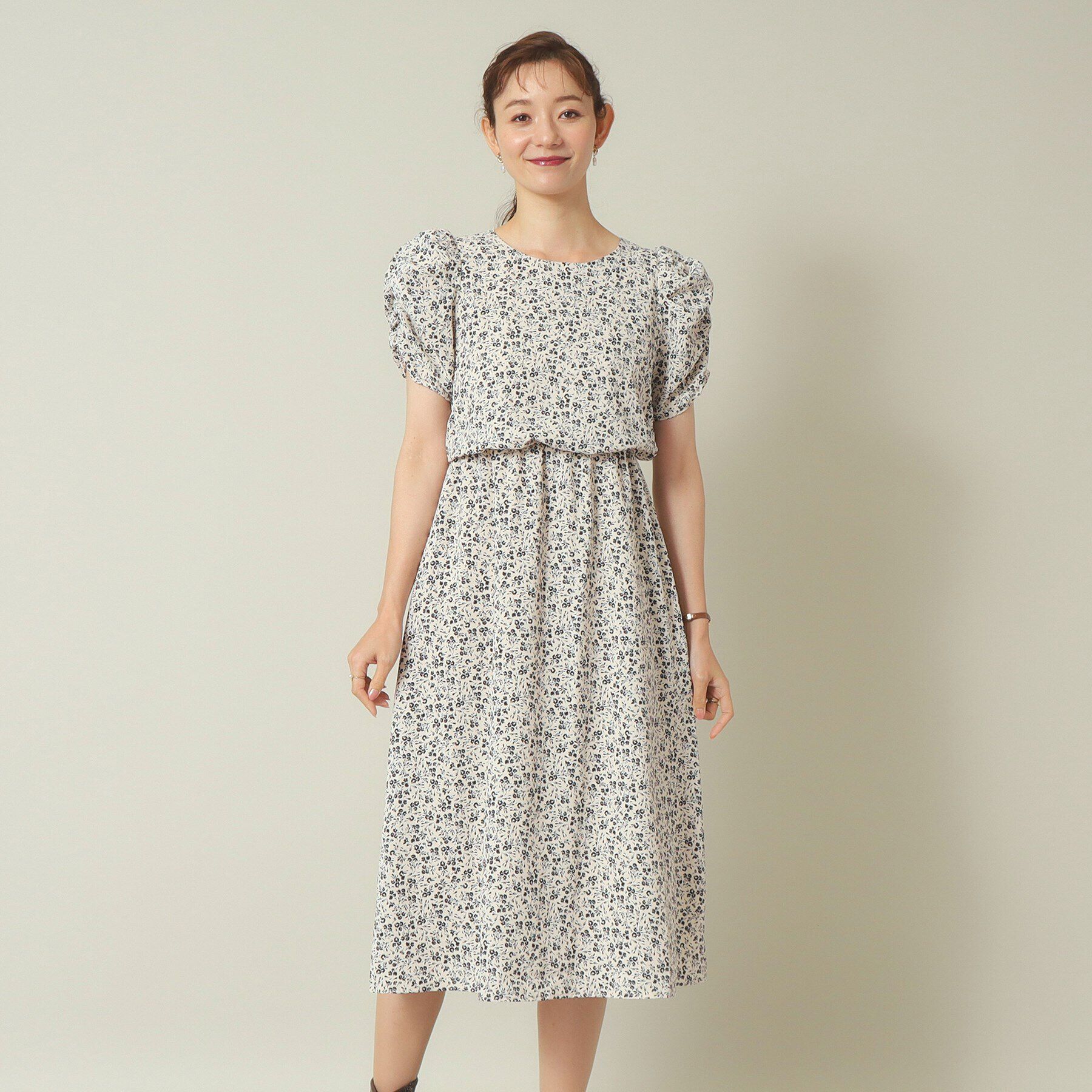 ITS&rsquo;DEMO「【ウエストゴム／二の腕カバー／手洗い可】単色花柄ワンピース」|ワンピース|