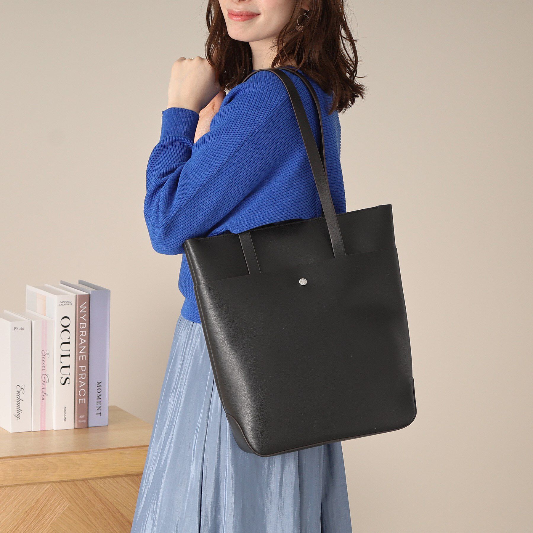 ITS&rsquo;DEMO「かるいかばん縦型A4トート【通勤／PC対応】」|トートバッグ|ブラック(019)