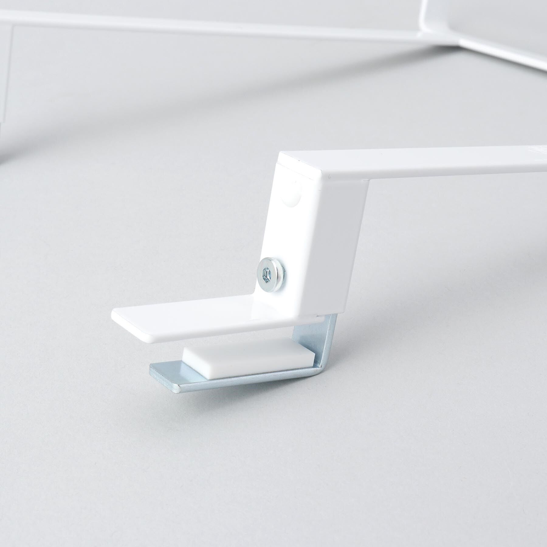 212 KITCHEN STORE「キッチンシンク下収納扉タオルハンガー WH 山崎実業 ＜tower タワー＞」|食器・キッチングッズ|