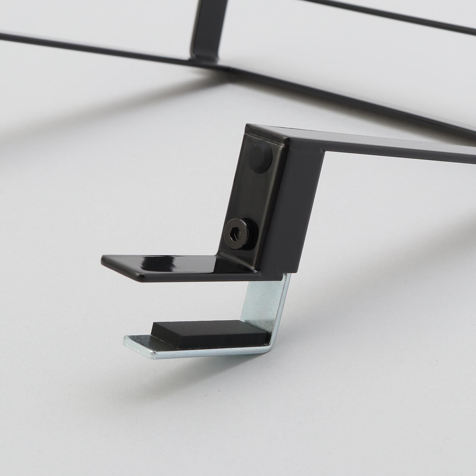 212 KITCHEN STORE「キッチンシンク下収納扉タオルハンガーH15 BK　 山崎実業 ＜tower タワー＞」|食器・キッチングッズ|