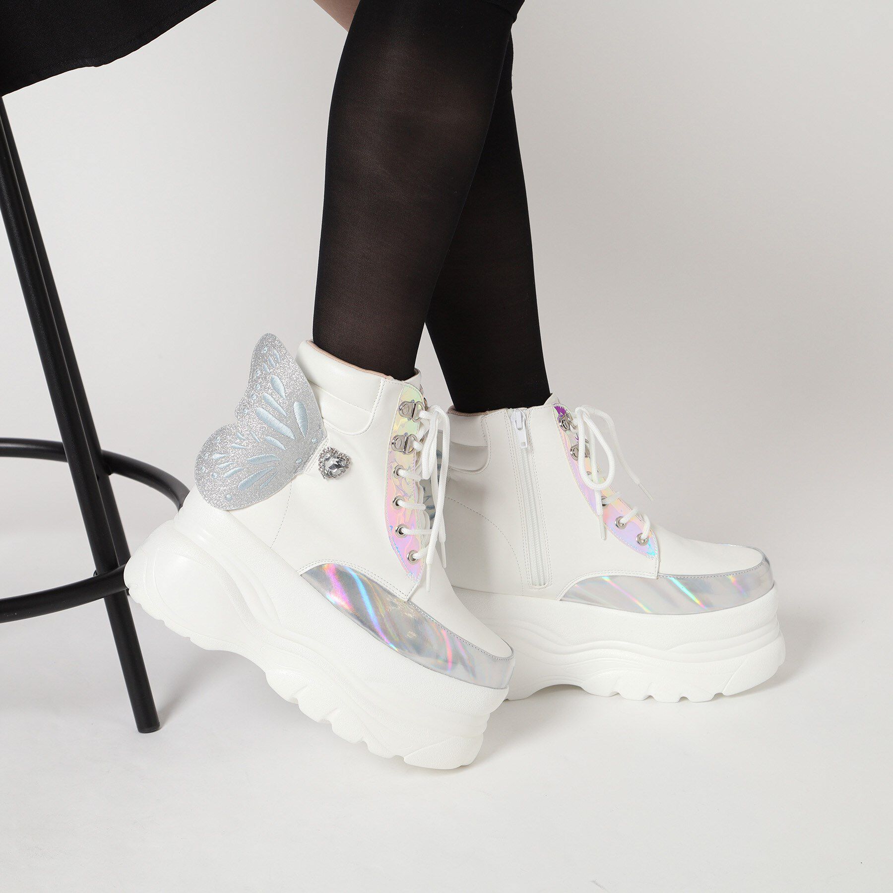 csT&P「厚底バタフライ付きスニーカー」|スニーカー|