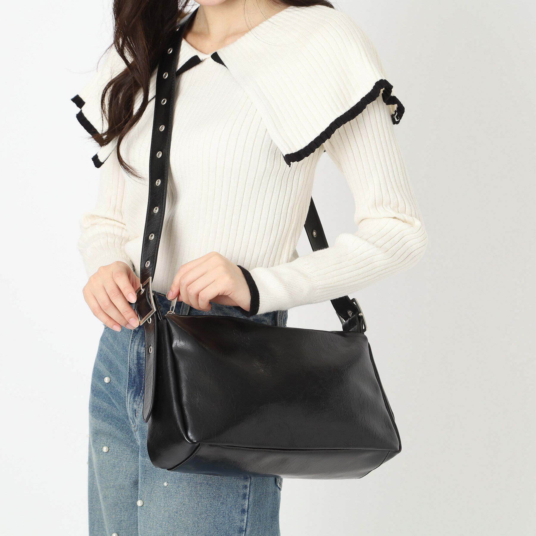 Ober Tashe「バックルショルダーバッグ」|ショルダー・メッセンジャー|