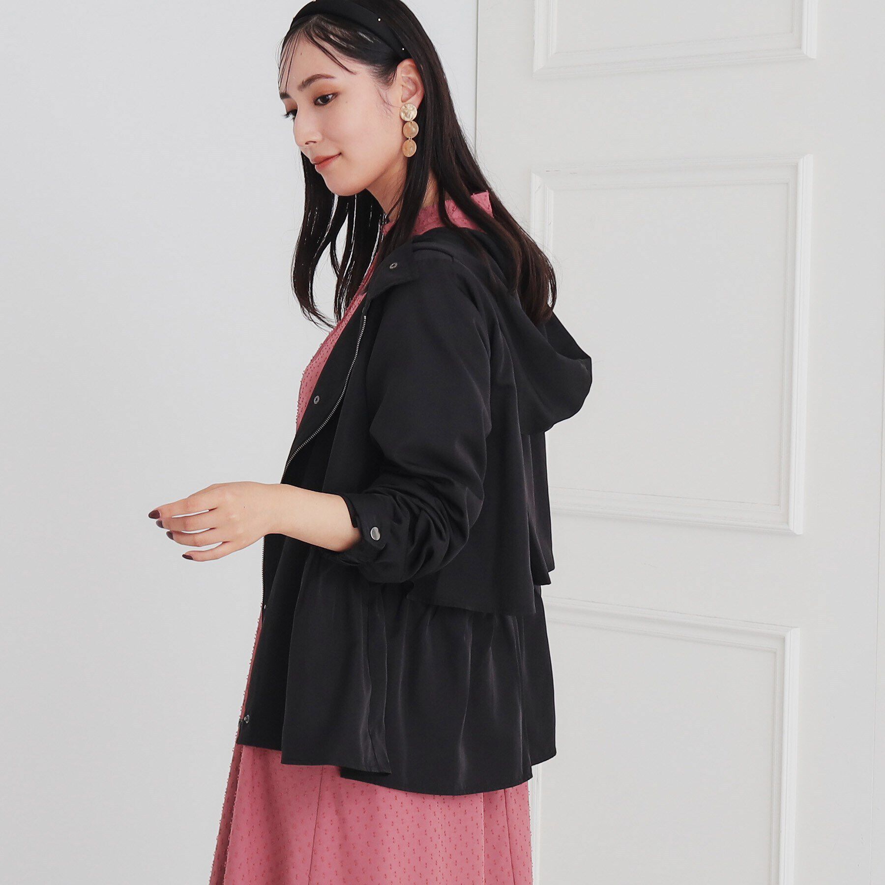 SunaUna「【秋の軽羽織り／バックティアード】フードコート」|ブルゾン・スタジャン|ﾌﾞﾗｯｸ(019)