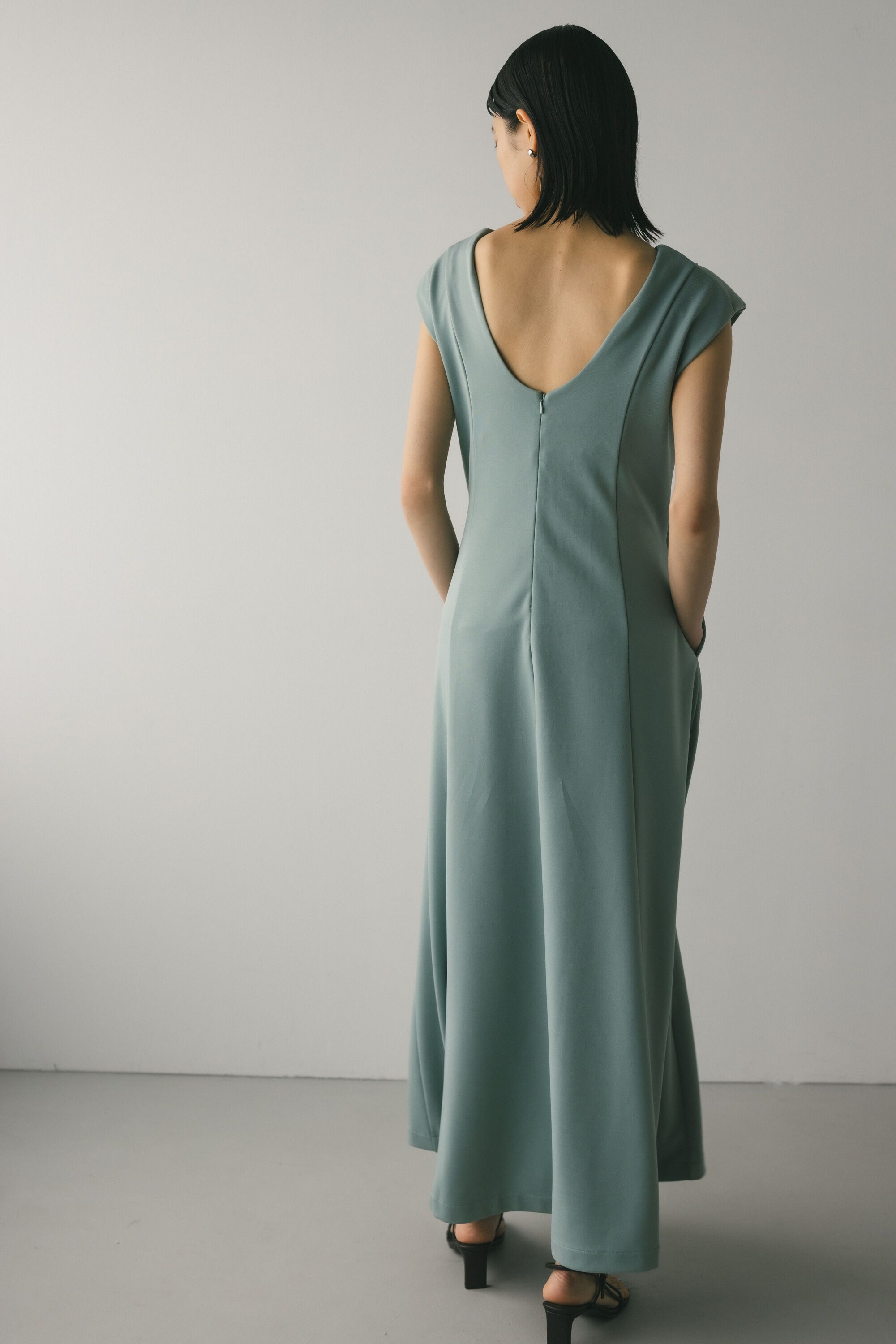 STYLEMIXER「バックオープンショルダーカットワンピース」|ワンピース|