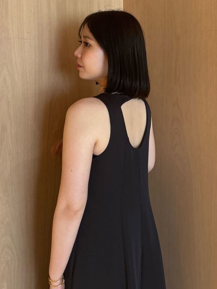 Mila Owen「ドライタッチサテンソリッドワンピース」|ワンピース|