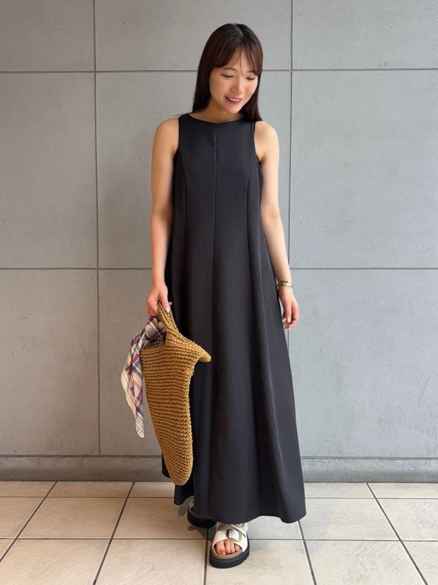 Mila Owen「ドライタッチサテンソリッドワンピース」|ワンピース|