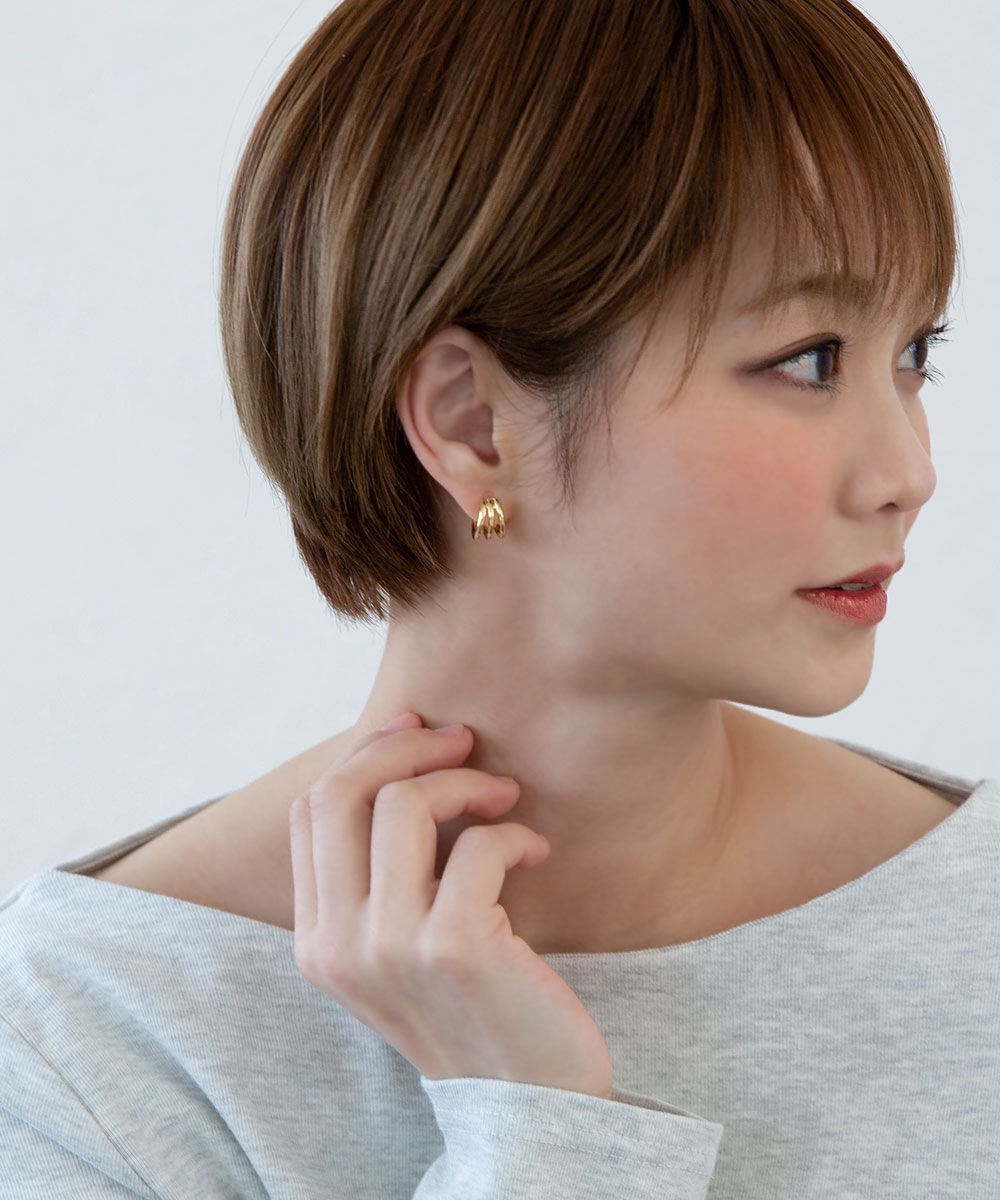 colleca la「ノンホール・3連フープの樹脂イヤリング」|イヤリング|