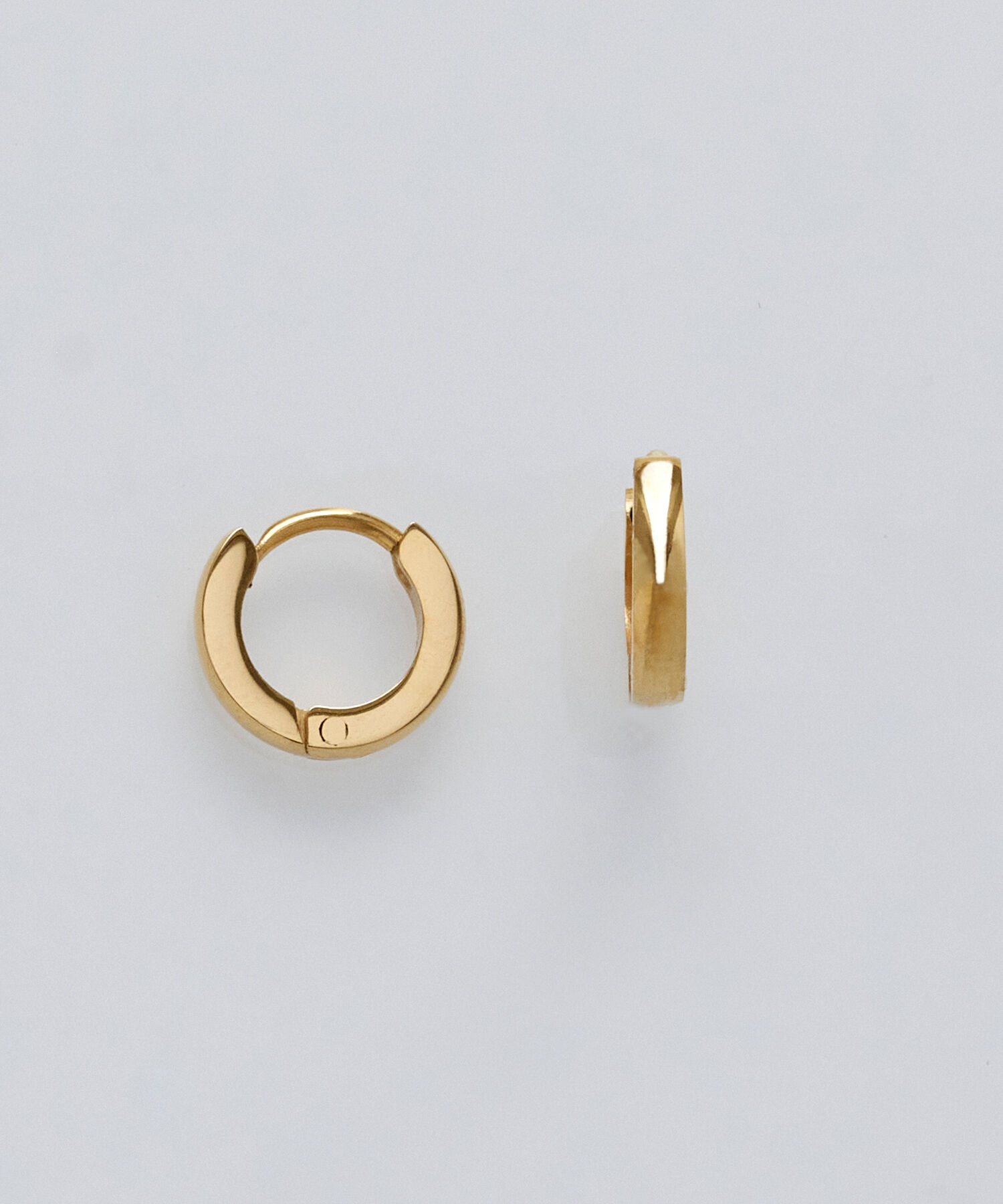 Phoebe「【金属アレルギー対応】ワンタッチメタルフープミニピアス　ゴールド/サージカルステンレス」|ピアス|