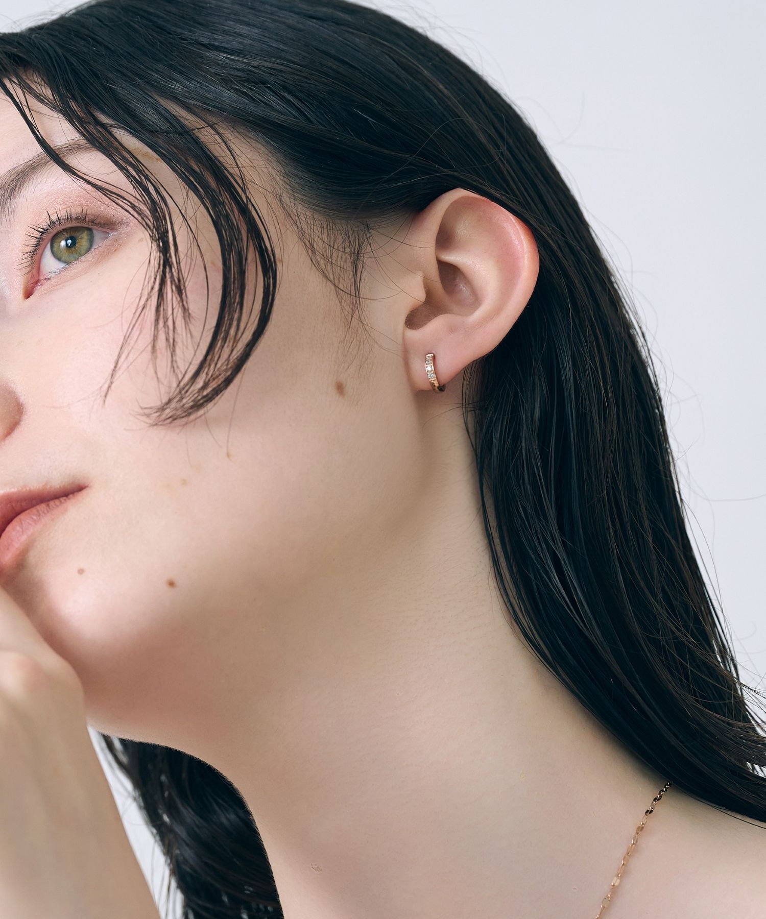 Phoebe「【金属アレルギー対応】ワンタッチビジューフープミニピアス　ローズゴールド/サージカルステンレス」|ピアス|