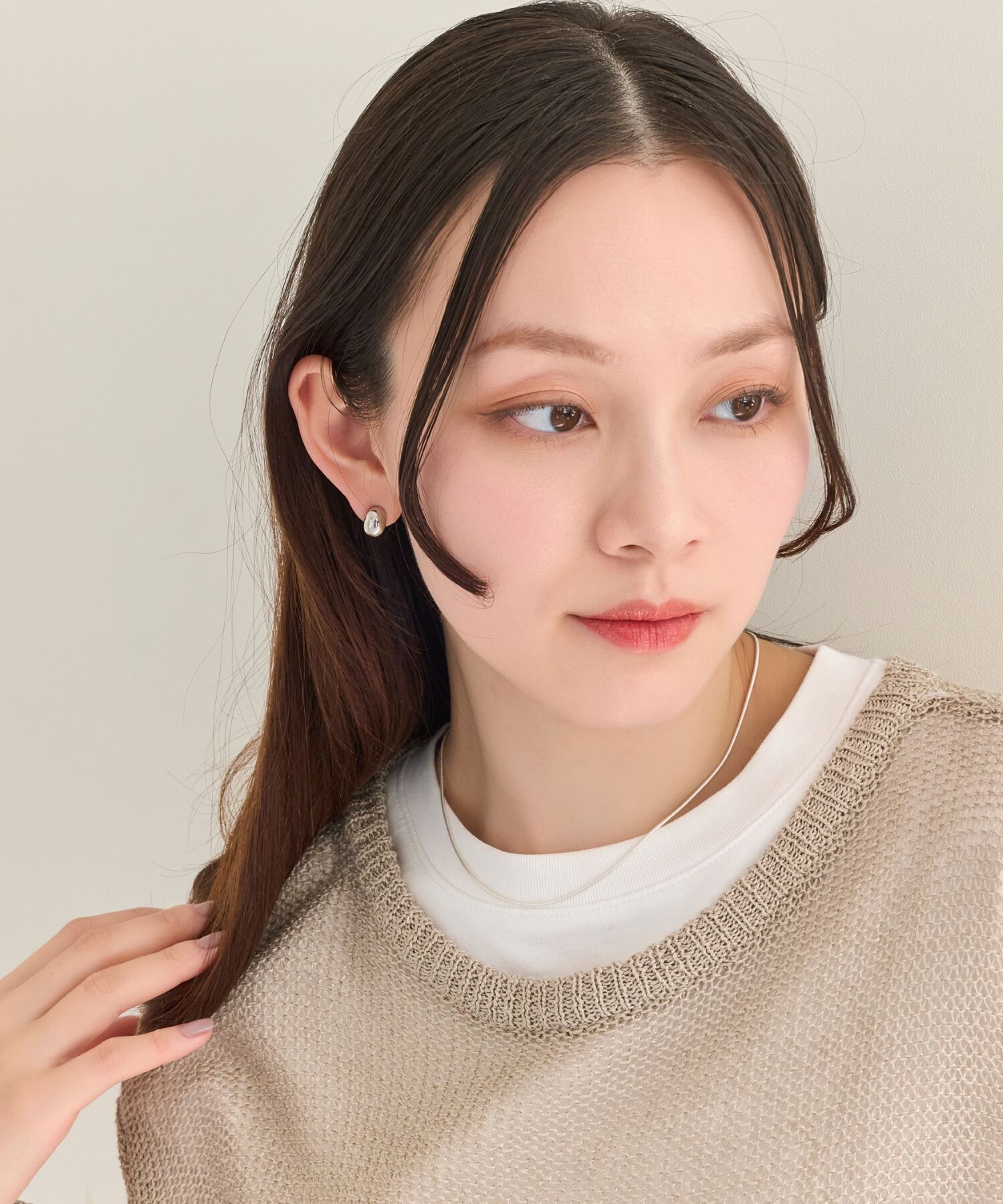 Phoebe「【ピアス見えシリーズ/金属アレルギー対応】オーバルフープスナップイヤリング　シルバー」|イヤリング|