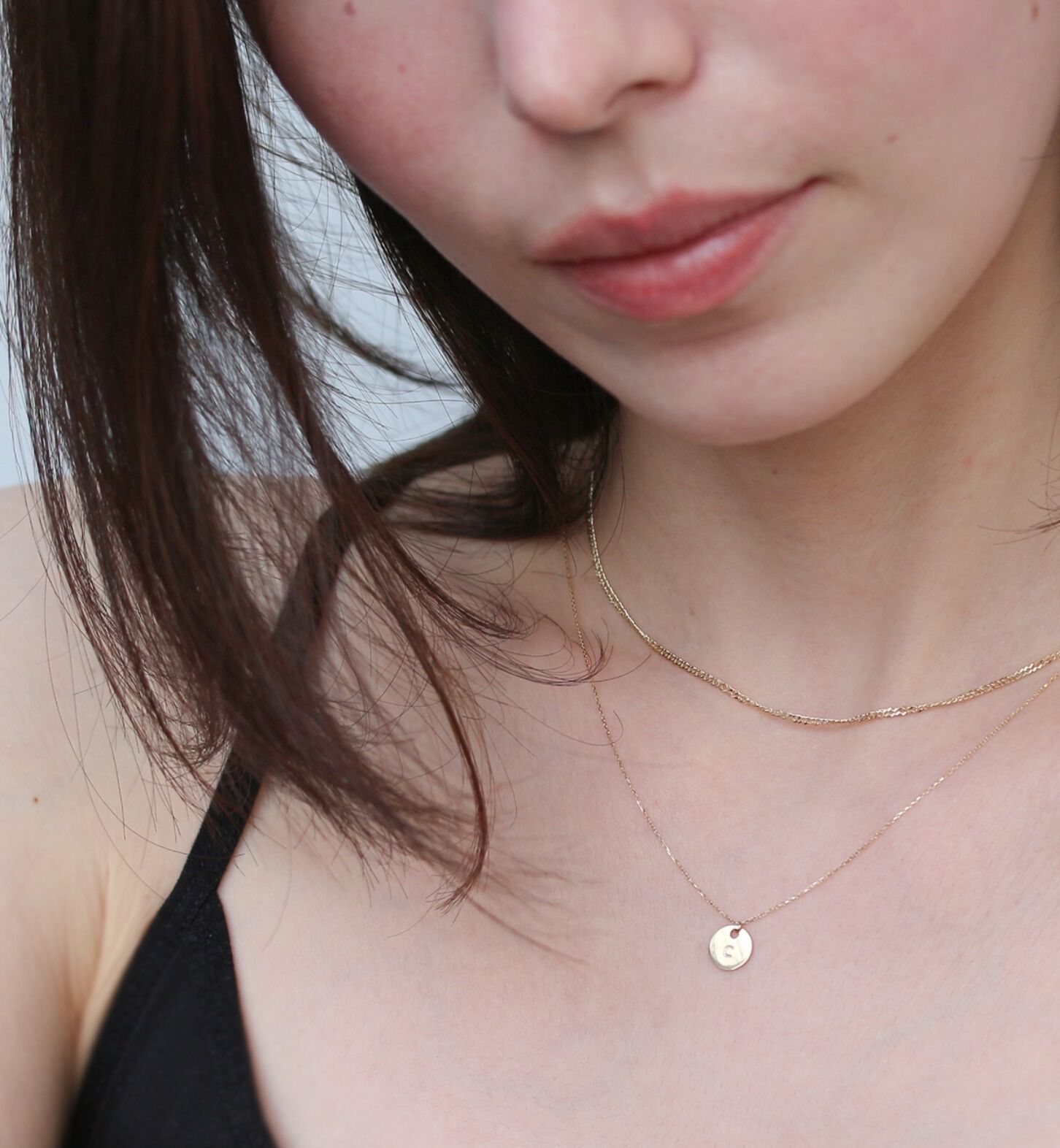  「ゴールド コイン イニシャル ネックレス | K10YG〈イニシャルC〉」|ネックレス|