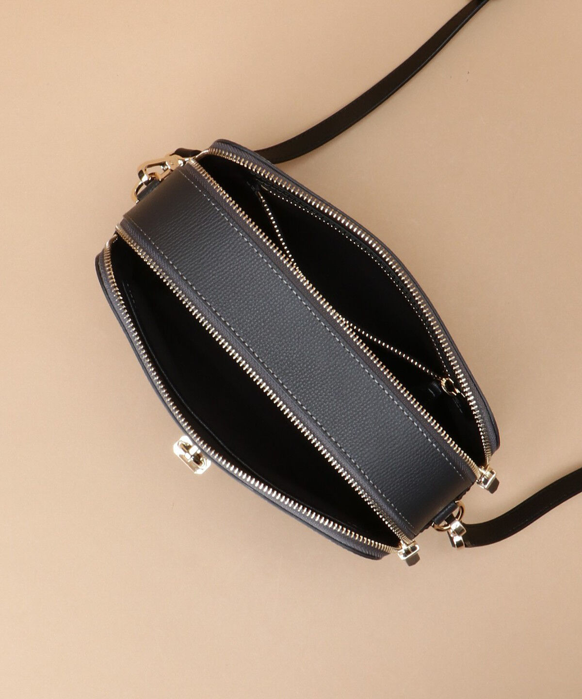 Samantha Thavasa「バイカラースクエアショルダーバッグ」|ショルダー・メッセンジャー|