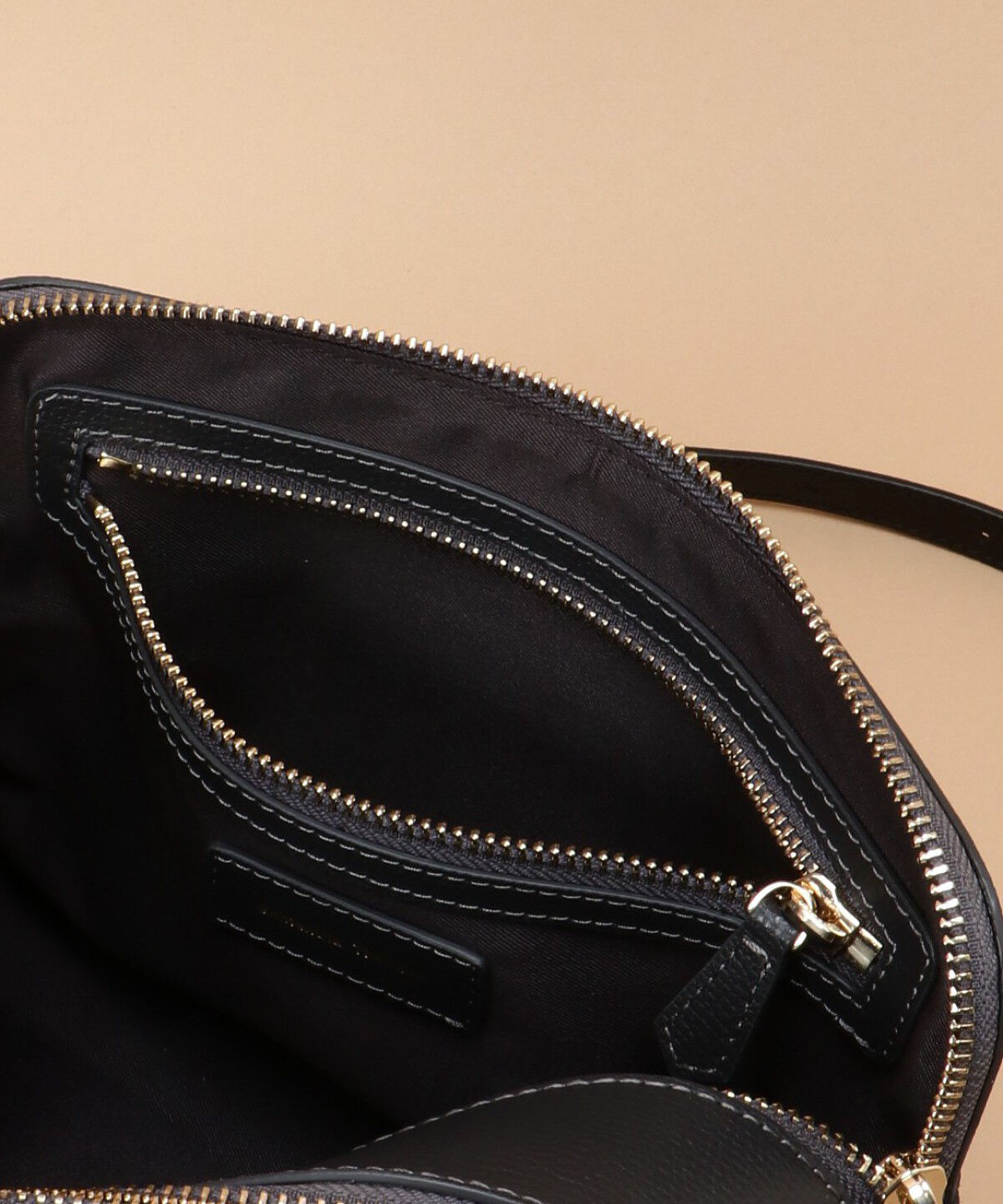 Samantha Thavasa「バイカラースクエアショルダーバッグ」|ショルダー・メッセンジャー|