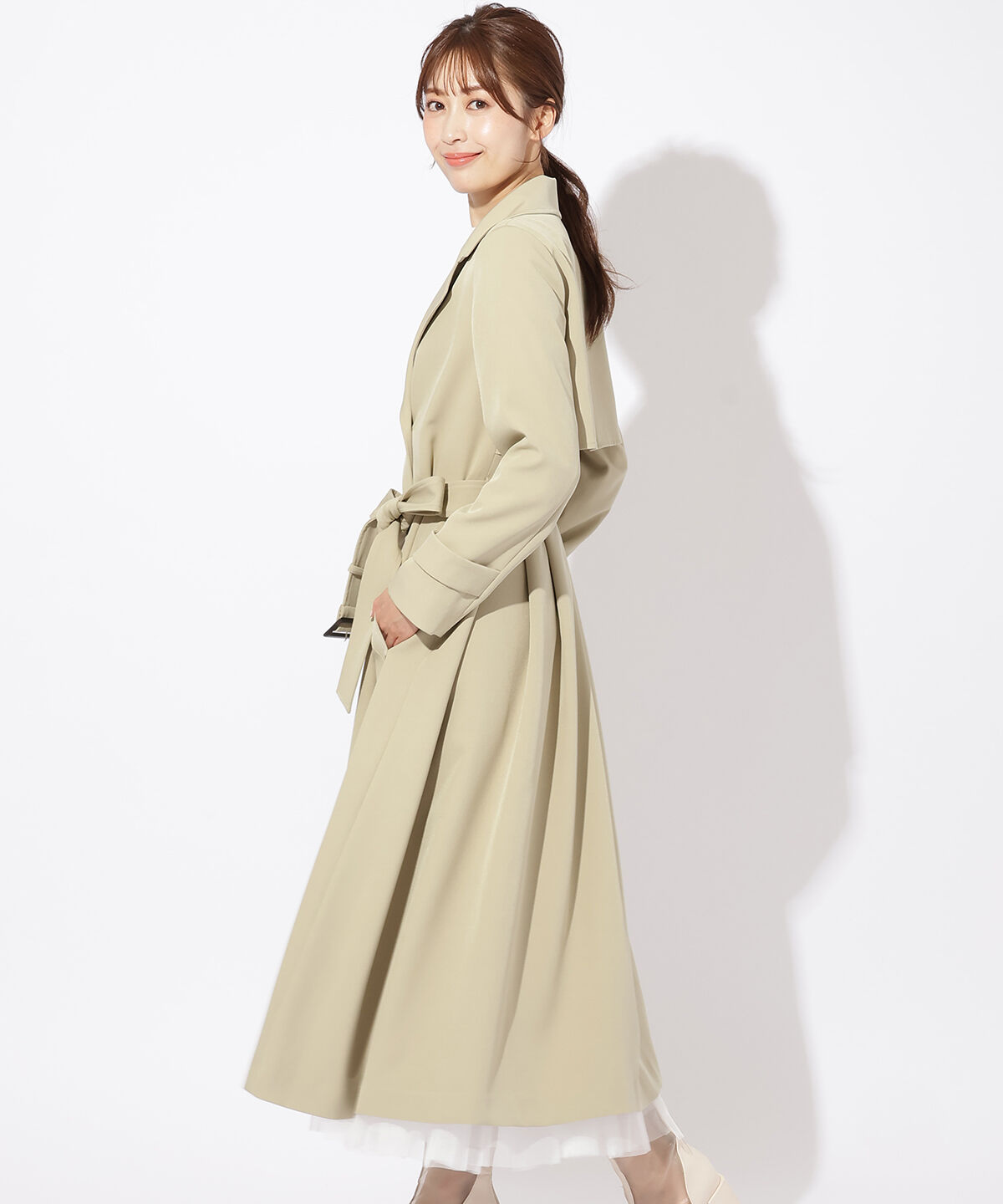 アンドクチュール「バックフレアドレープトレンチコート」|トレンチコート|
