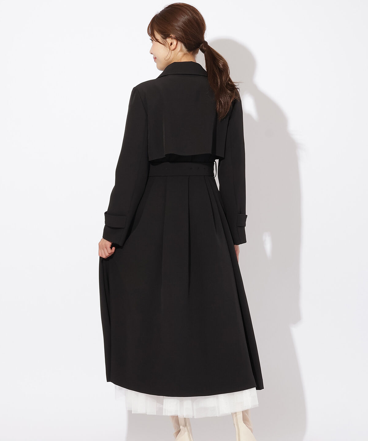 アンドクチュール「バックフレアドレープトレンチコート」|トレンチコート|