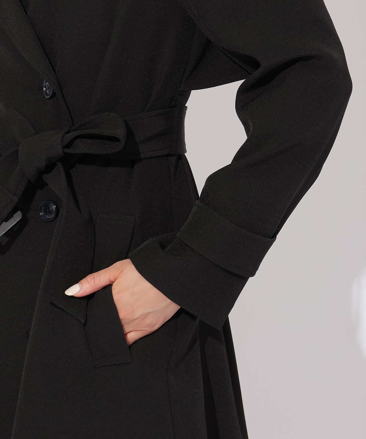 アンドクチュール「バックフレアドレープトレンチコート」|トレンチコート|