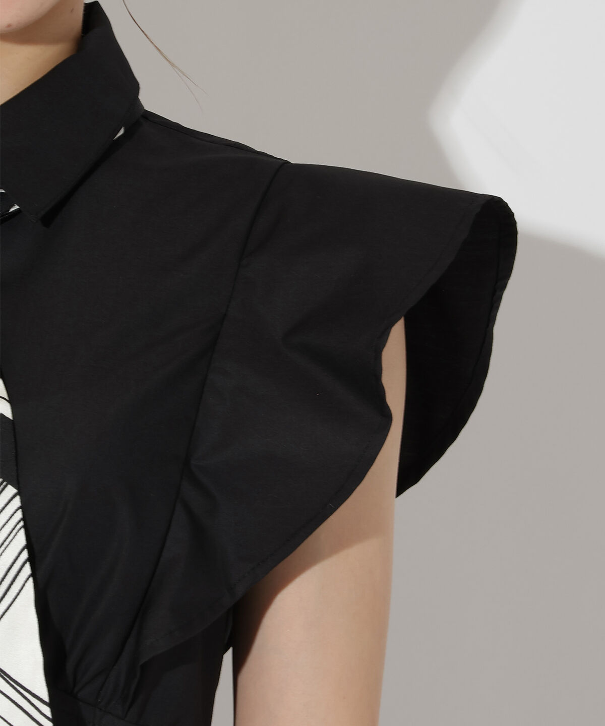 アンドクチュール「タイ付きショルダーフリルワンピース」|ワンピース|