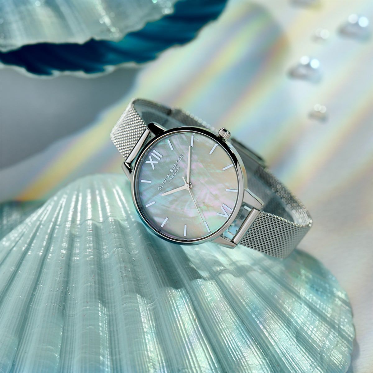 OLIVIA BURTON 「〈OLIVIA BURTON(ｵﾘﾋﾞｱﾊﾞｰﾄﾝ)〉34mm ｱﾝﾀﾞｰｻﾞｼｰ ﾃﾞﾐ ｸﾞﾚｰ ﾎﾜｲﾄ ｵﾝﾌﾞﾙ ｼﾙﾊﾞｰ ﾒｯｼｭ」|腕時計|SILVER