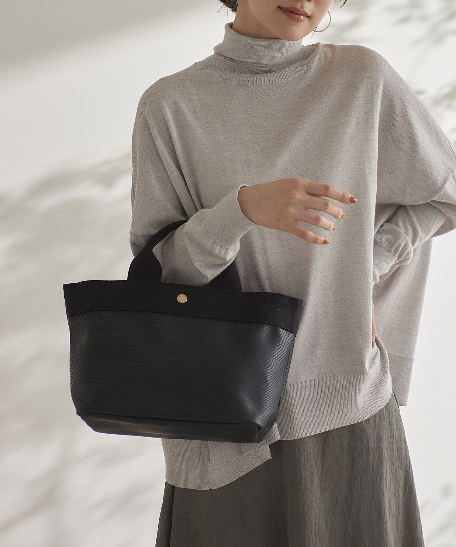 TOPKAPI BREATH「【VERY 10月号掲載】RIPPLE リプル ネオレザー ミニ トートバッグ」|トートバッグ|ブラック