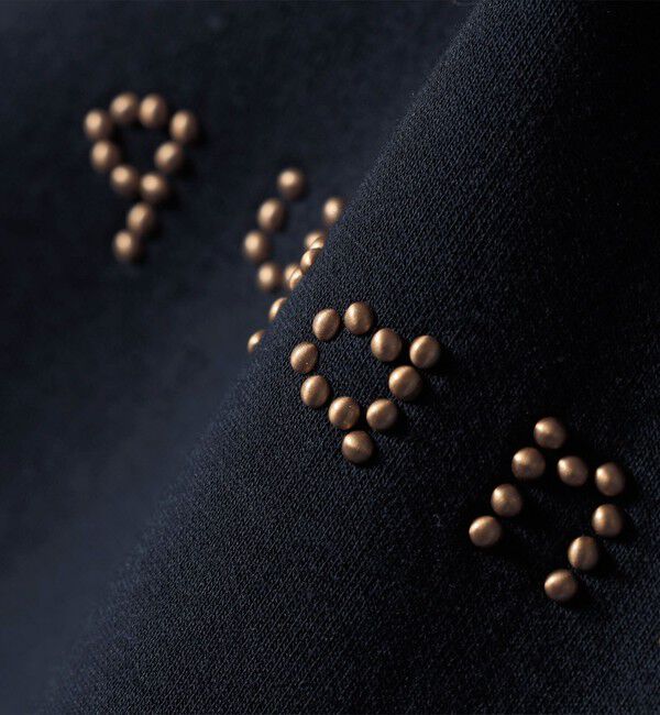 quaranciel「quaranciel:〈洗濯機可能〉スタッズ ロゴ ダンボール スウェット プルオーバー」|スウェット・ジャージ|