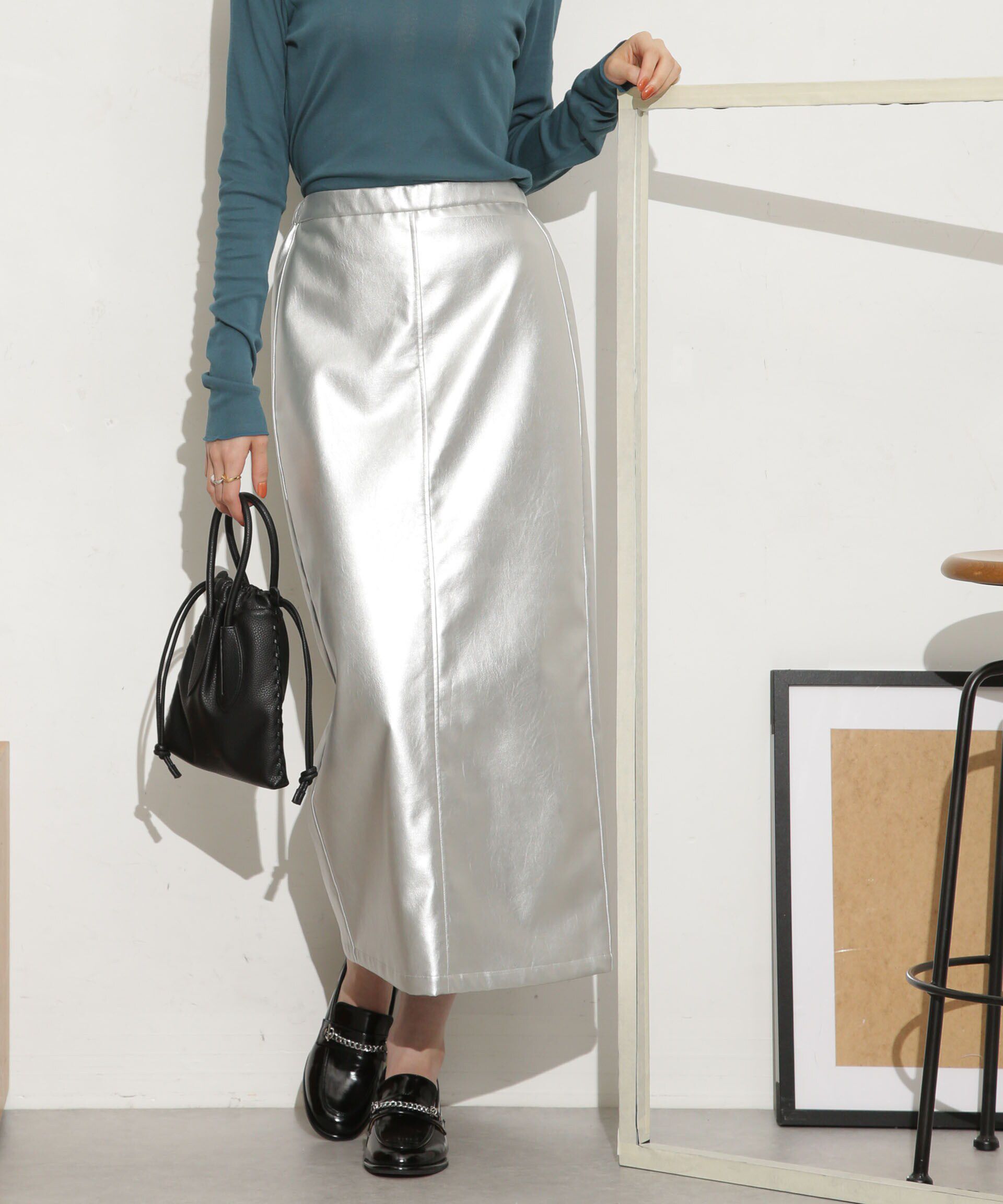 nano･universe「LOGAN/別注 フェイクレザー イージースカート」|スカート|シルバー