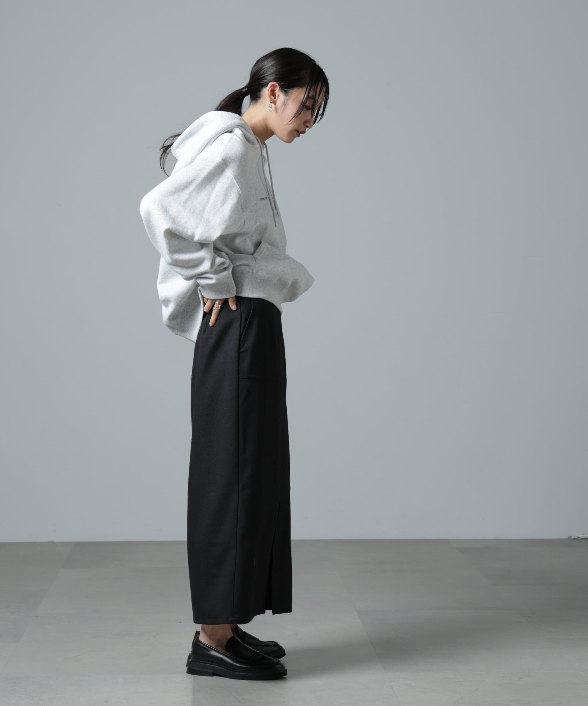 nano･universe「フロントスリットタイトナロースカート」|スカート|