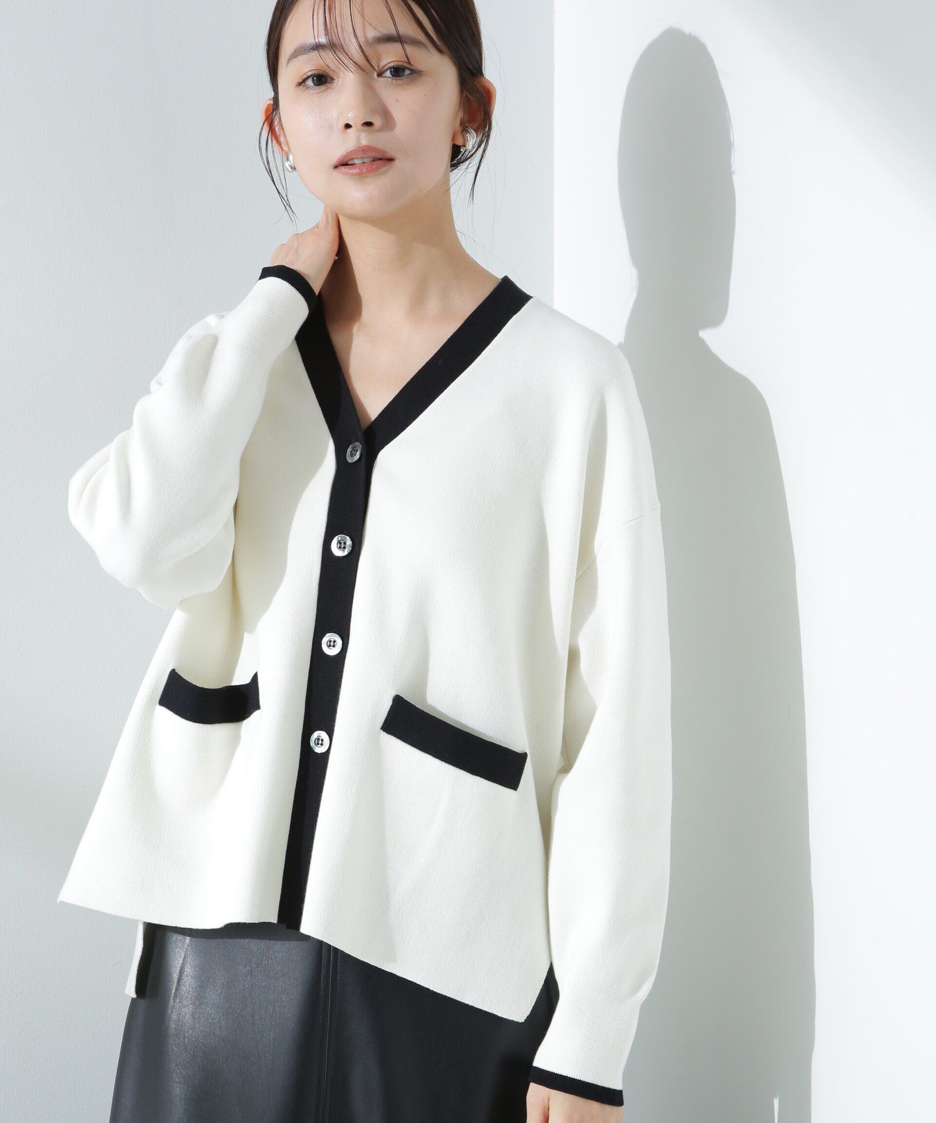 nano･universe「バイカラースムースカーディガン」|ニット・セーター|オフホワイト1