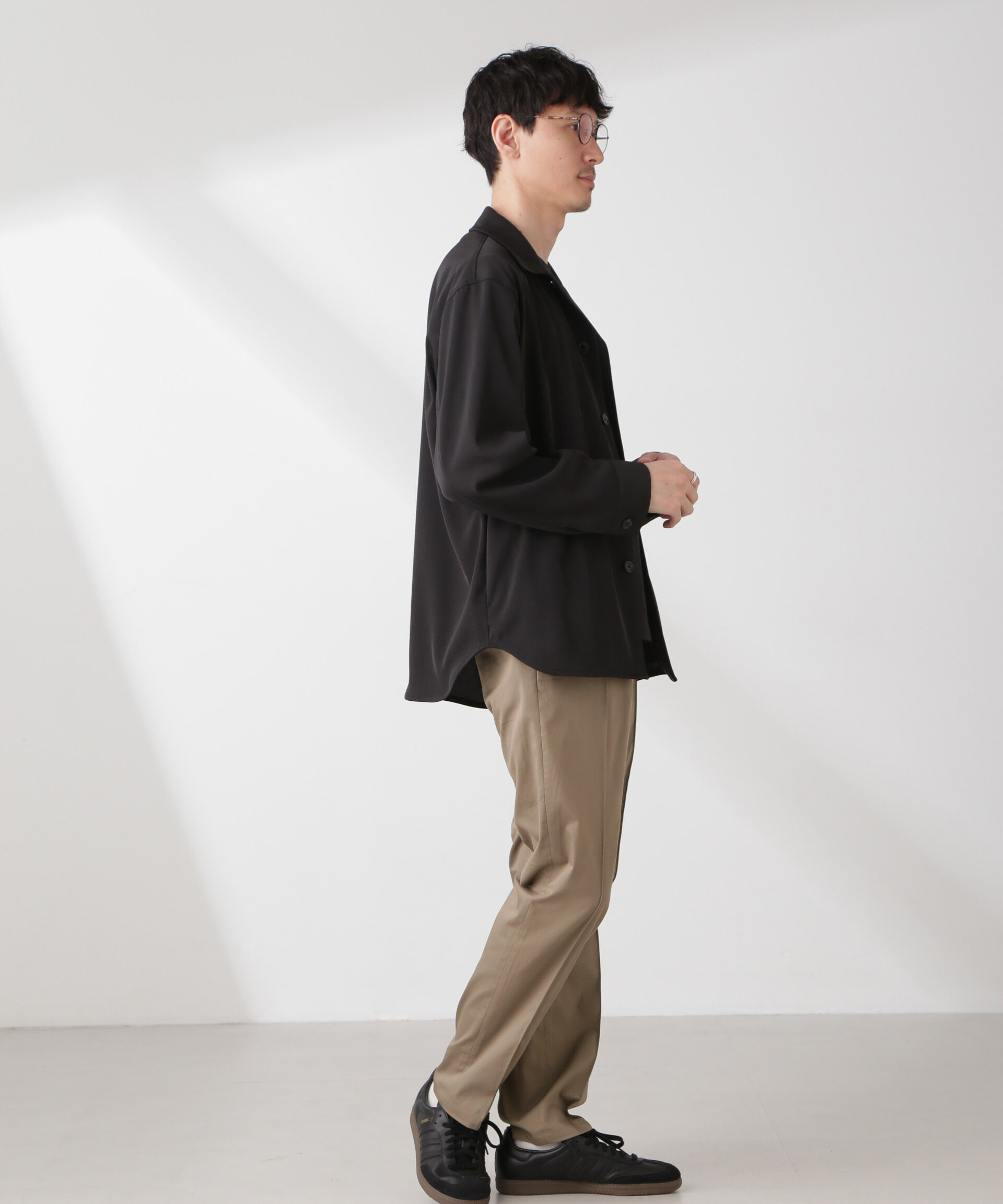 nano･universe「ソラーロライトストレッチテーパードイージーパンツ(セットアップ可)」|チノ|