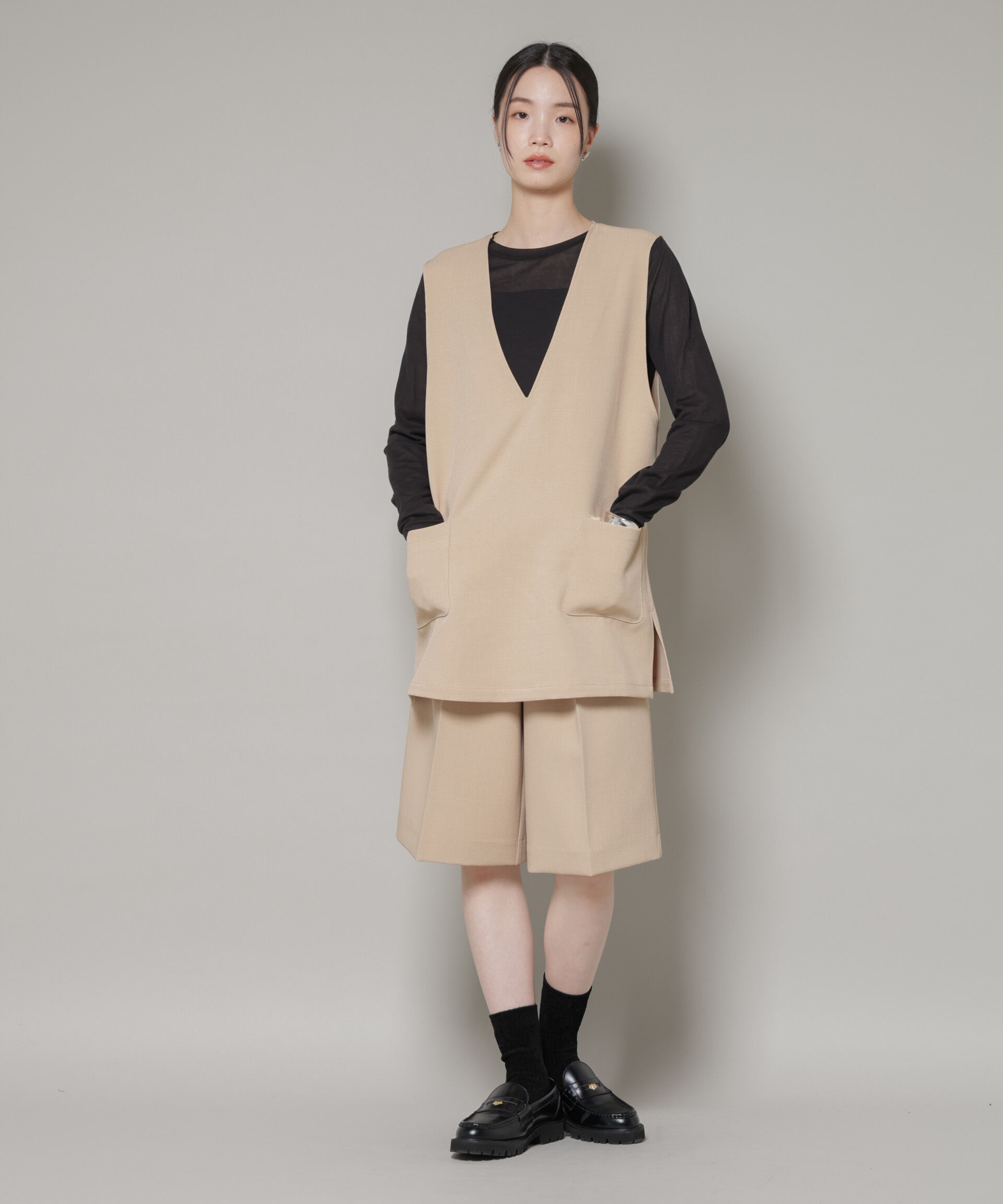 nano･universe「Vネックベスト&times;ハーフパンツ セットアップ」|ワンピース|ベージュ