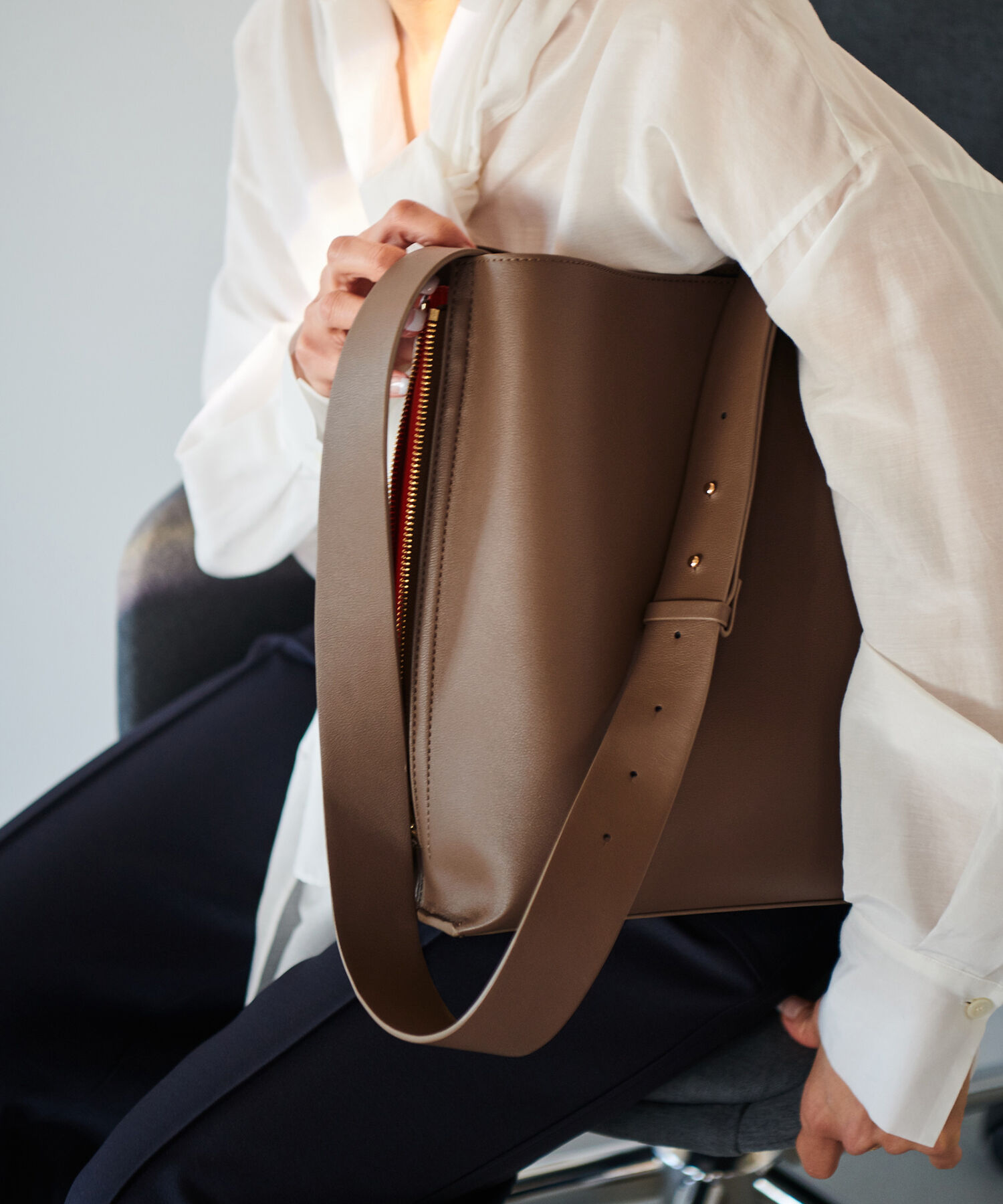 ROPE「【WEB限定】【E'POR】Y BAG Shoulder M（サイドジップショルダーバッグ）」|ショルダー・メッセンジャー|