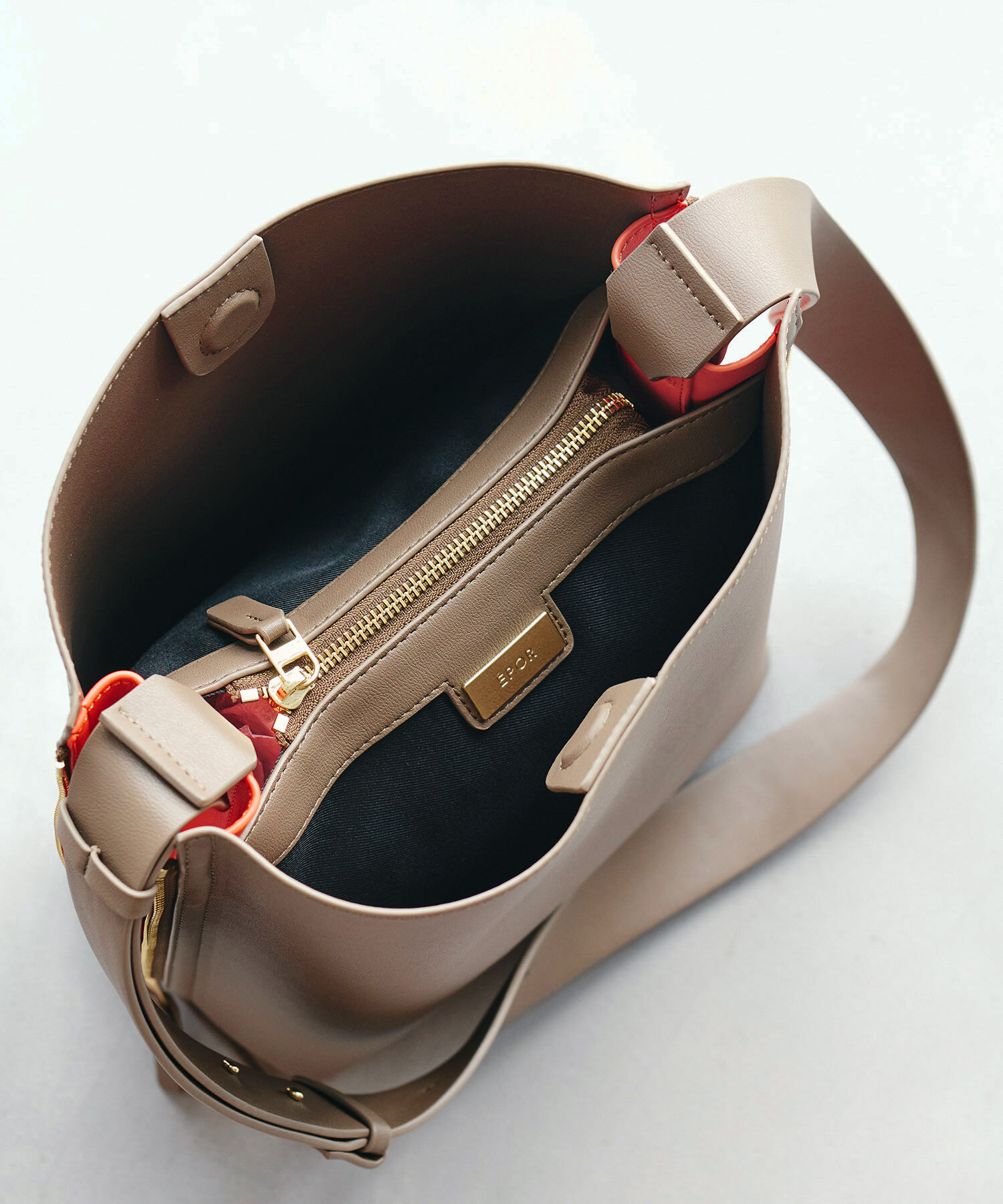 ROPE「【WEB限定】【E'POR】Y BAG Shoulder M（サイドジップショルダーバッグ）」|ショルダー・メッセンジャー|