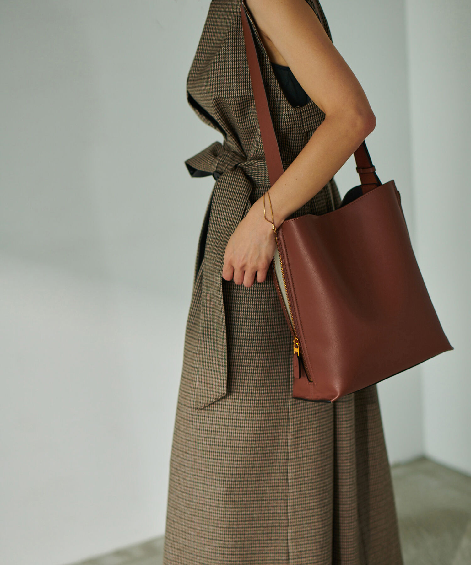 ROPE「【WEB限定】【E'POR】Y BAG Shoulder M（サイドジップショルダーバッグ）」|ショルダー・メッセンジャー|