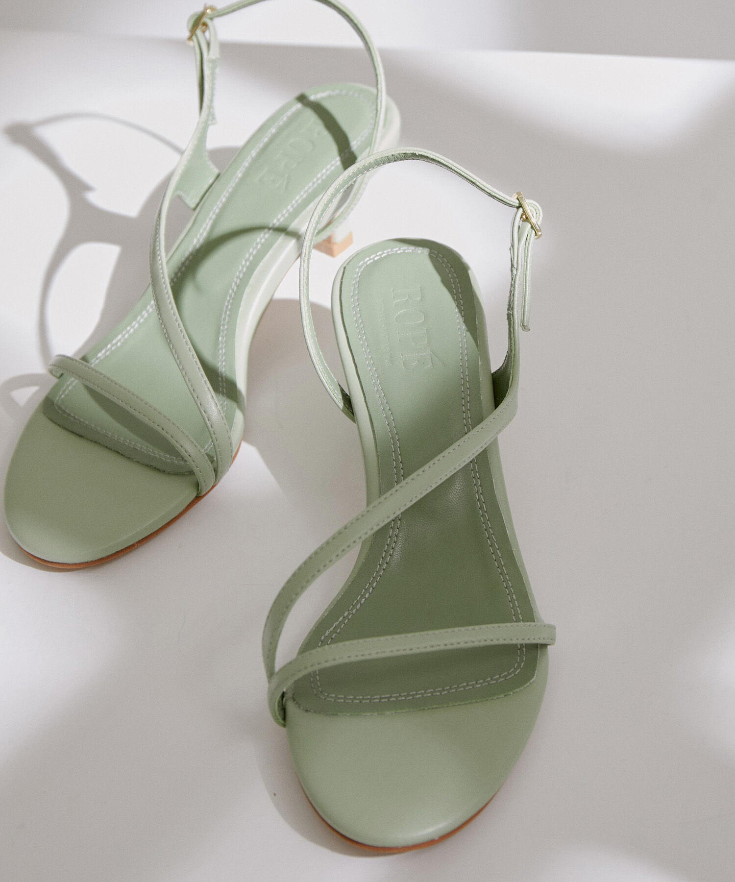 ROPE「【雑誌掲載】ナローストラップサンダル」|サンダル|ライトグリーン(33)