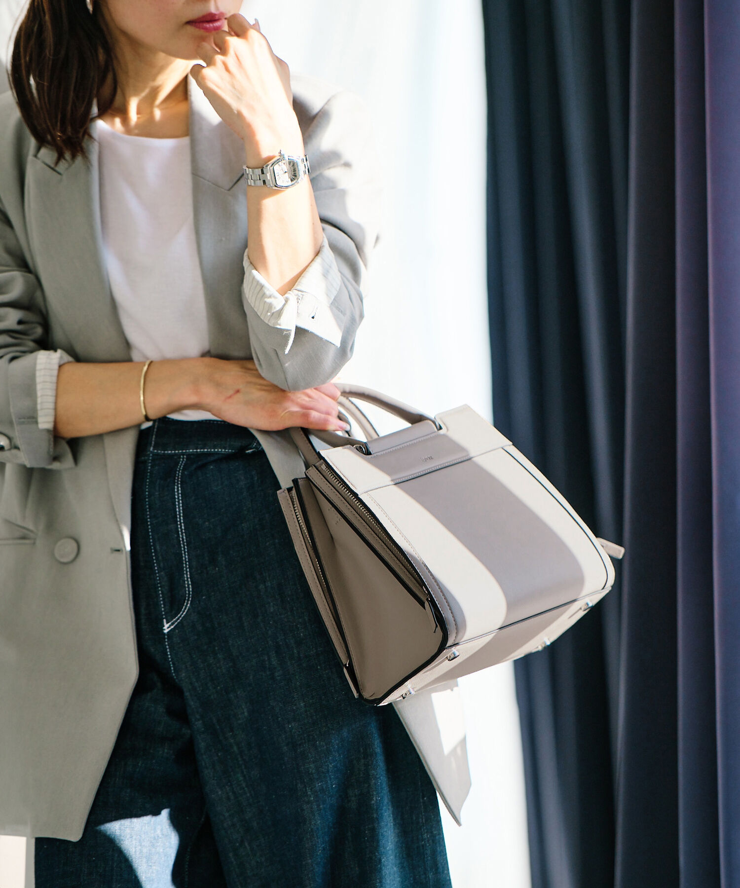 E'POR「【E'POR】W BAG Medium（ダブリュー バッグ ミディアム）」|ハンドバッグ|ライトグレー(08)