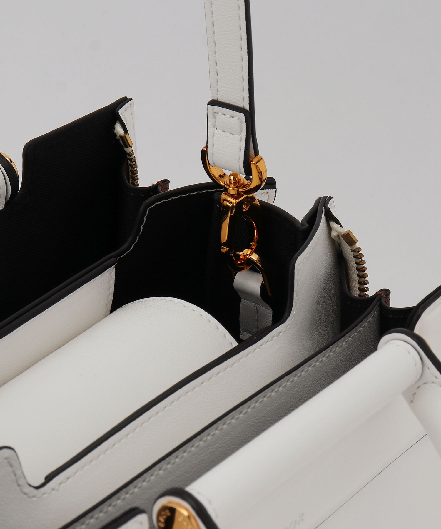 E'POR「【E'POR】W BAG Medium（ダブリュー バッグ ミディアム）」|ハンドバッグ|