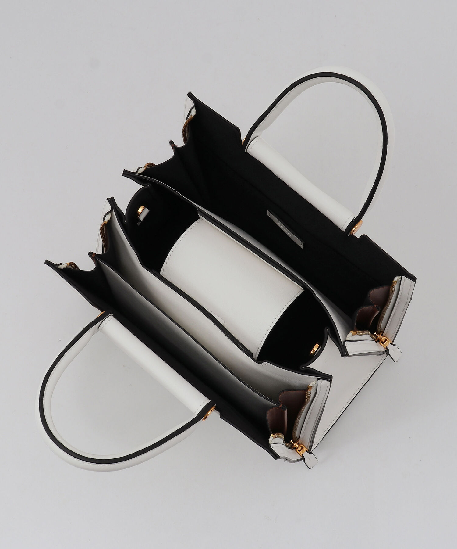 E'POR「【E'POR】W BAG Medium（ダブリュー バッグ ミディアム）」|ハンドバッグ|