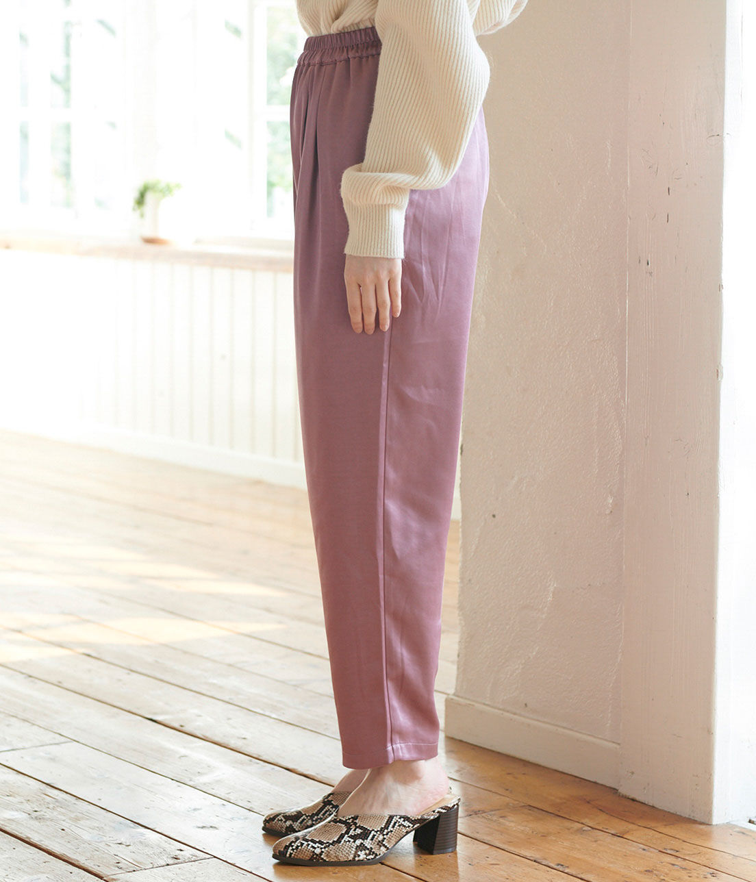 VIS「厚手サテンリラックステーパードパンツ」|その他|