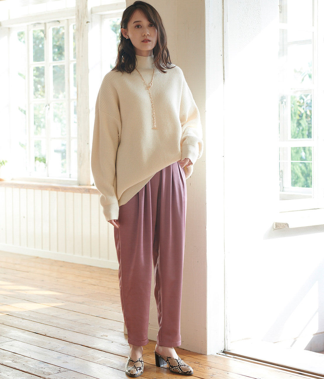 VIS「厚手サテンリラックステーパードパンツ」|その他|