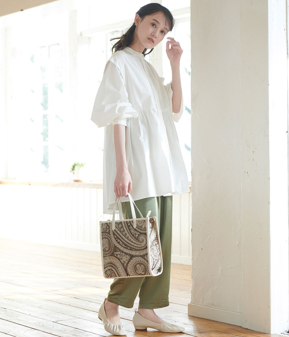 VIS「厚手サテンリラックステーパードパンツ」|その他|