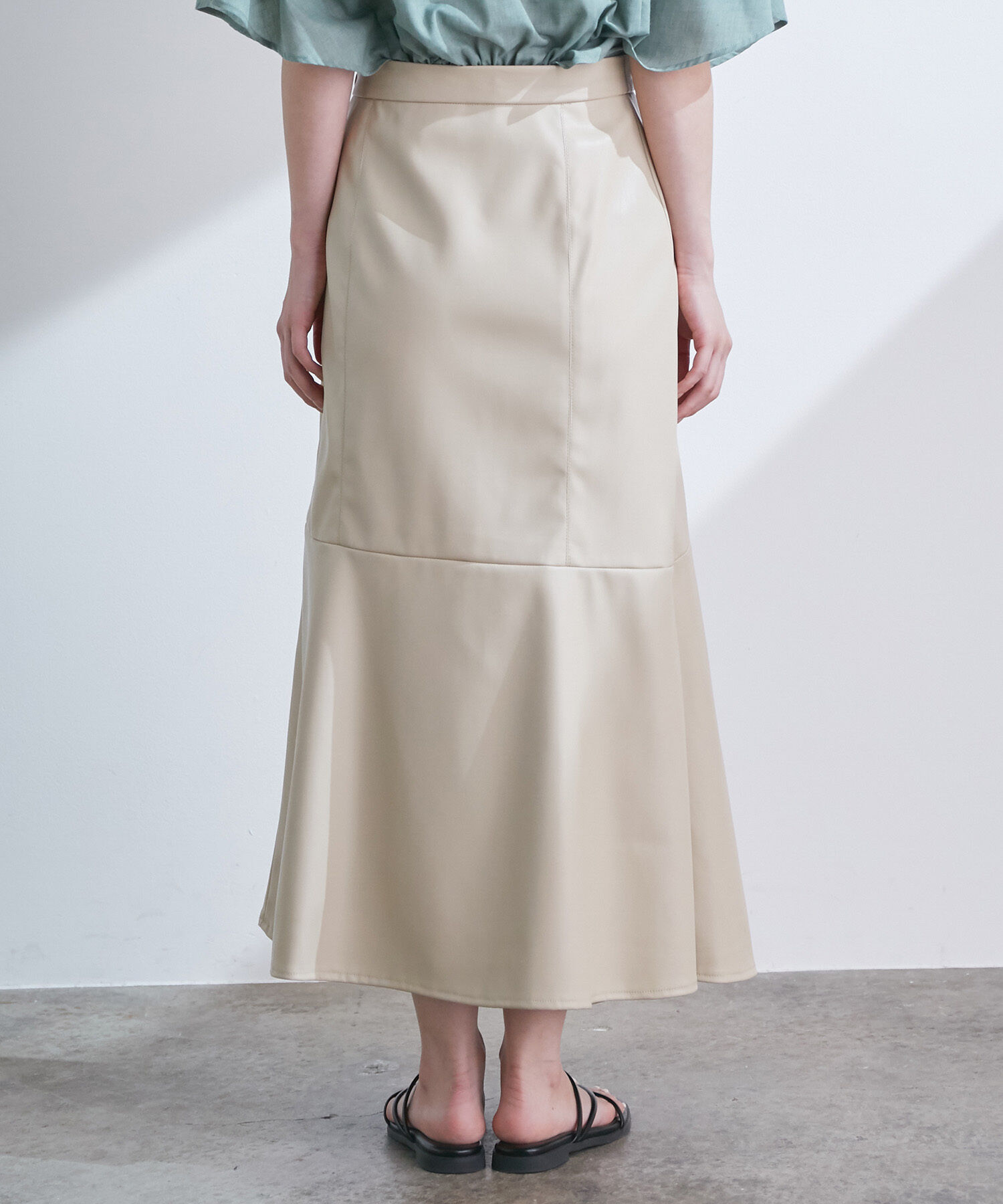 VIS「【ヴィーガンエコレザー】イレヘムスカート」|スカート|