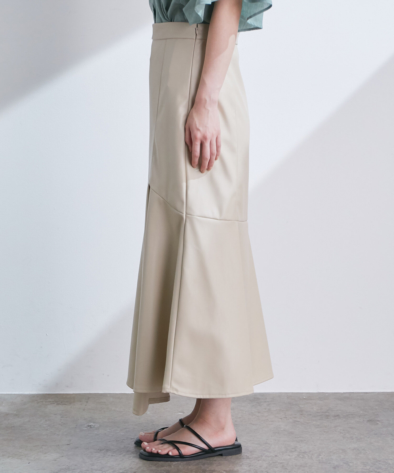 VIS「【ヴィーガンエコレザー】イレヘムスカート」|スカート|