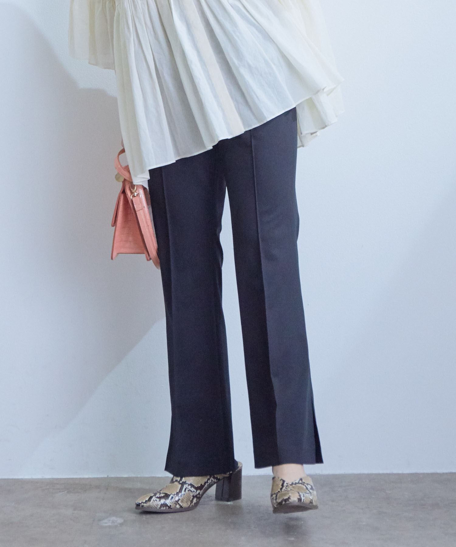 VIS「【TV着用】【接触冷感】クールビューティフレアパンツ」|その他|ブラック(01)