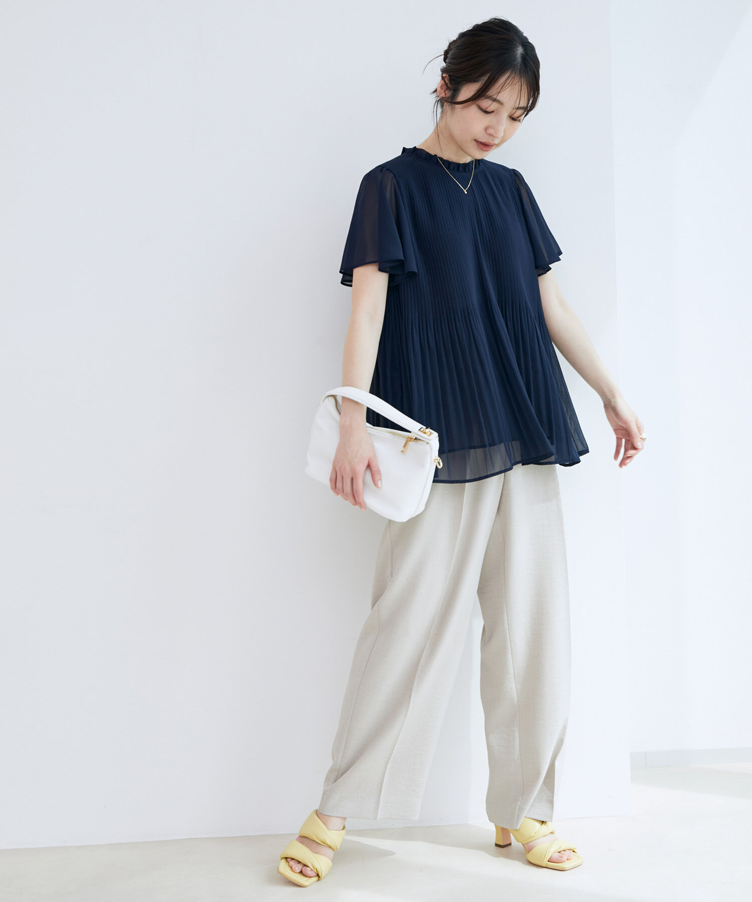 VIS「【洗濯機可】ドット＆無地シフォンバックリボンブプリーツブラウス」|シャツ・ブラウス|