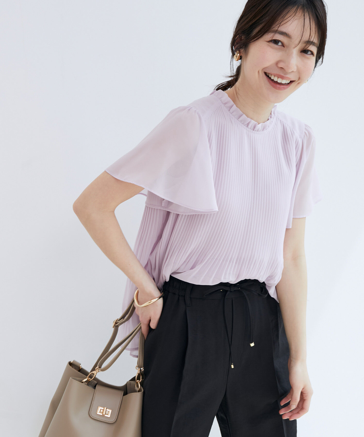 VIS「【洗濯機可】ドット＆無地シフォンバックリボンブプリーツブラウス」|シャツ・ブラウス|