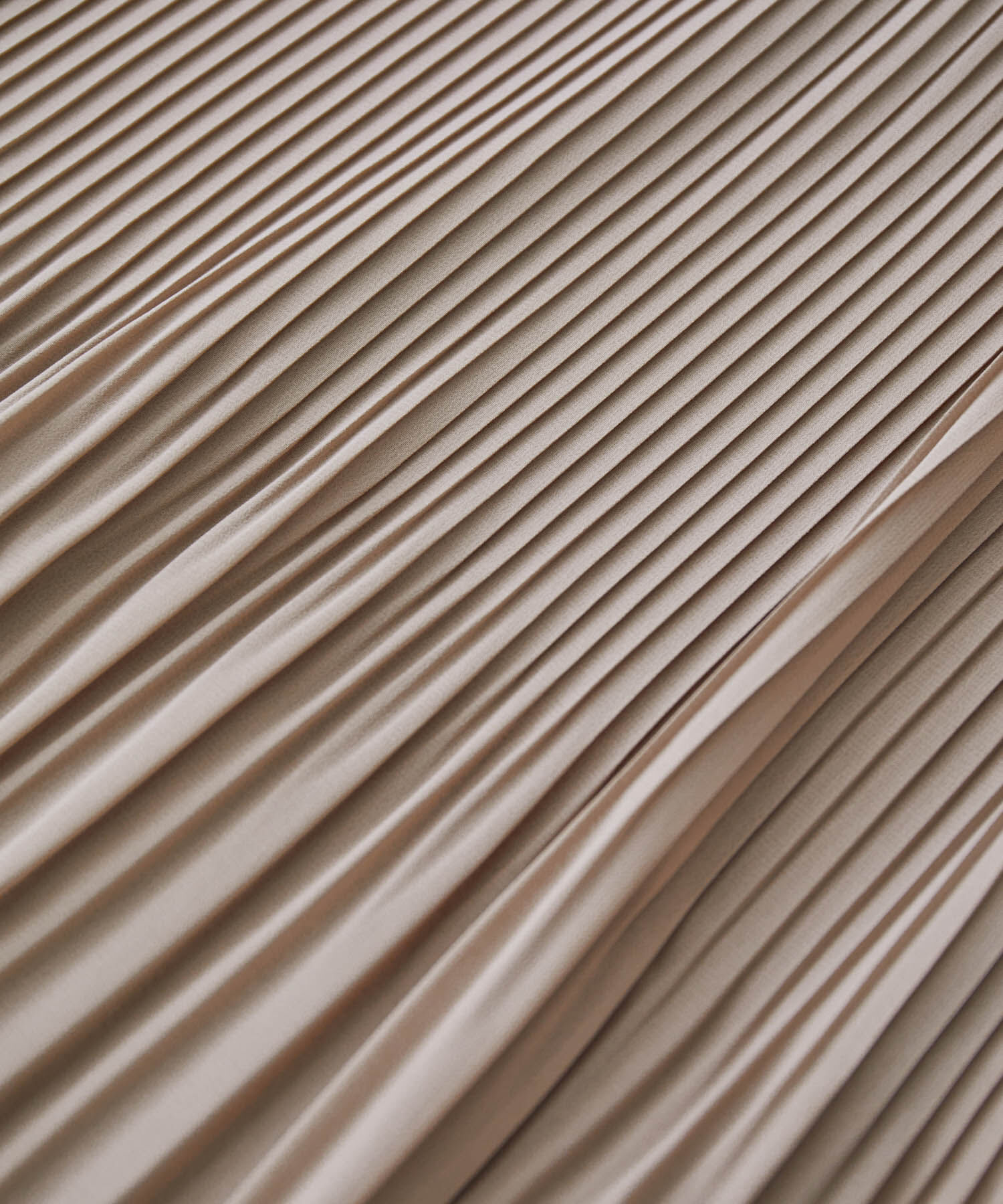 VIS「【洗濯機可】ドット＆無地シフォンバックリボンブプリーツブラウス」|シャツ・ブラウス|