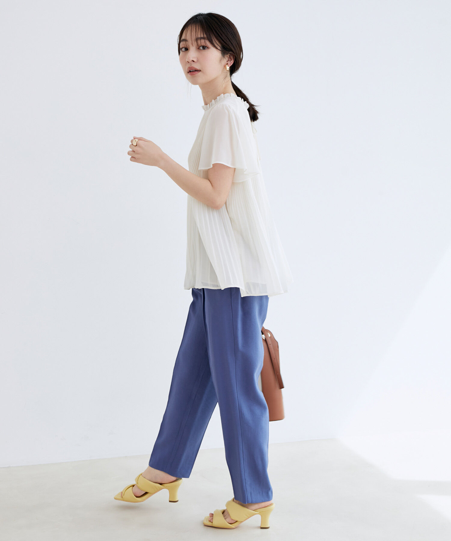 VIS「【洗濯機可】ドット＆無地シフォンバックリボンブプリーツブラウス」|シャツ・ブラウス|