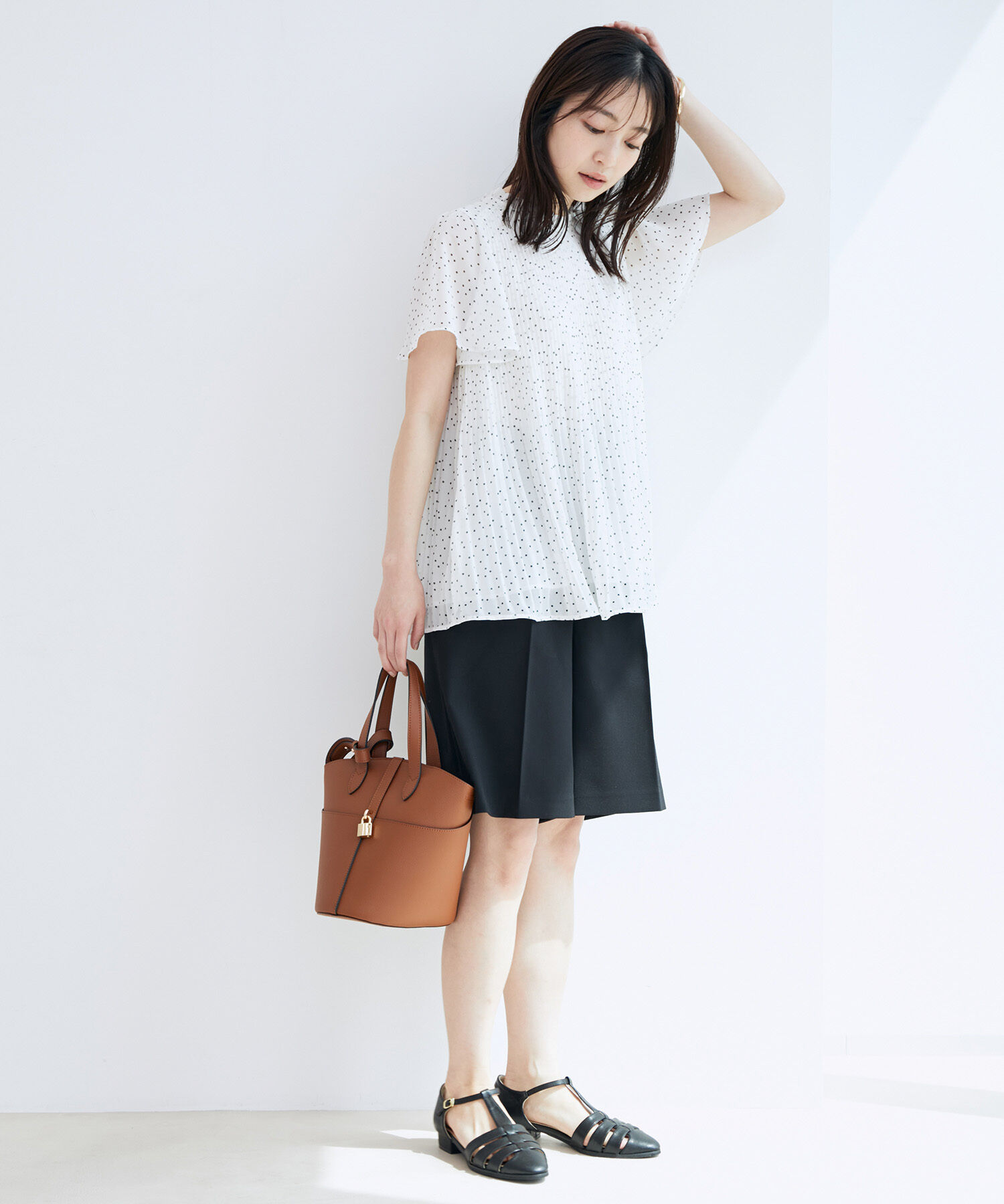 VIS「【洗濯機可】ドット＆無地シフォンバックリボンブプリーツブラウス」|シャツ・ブラウス|