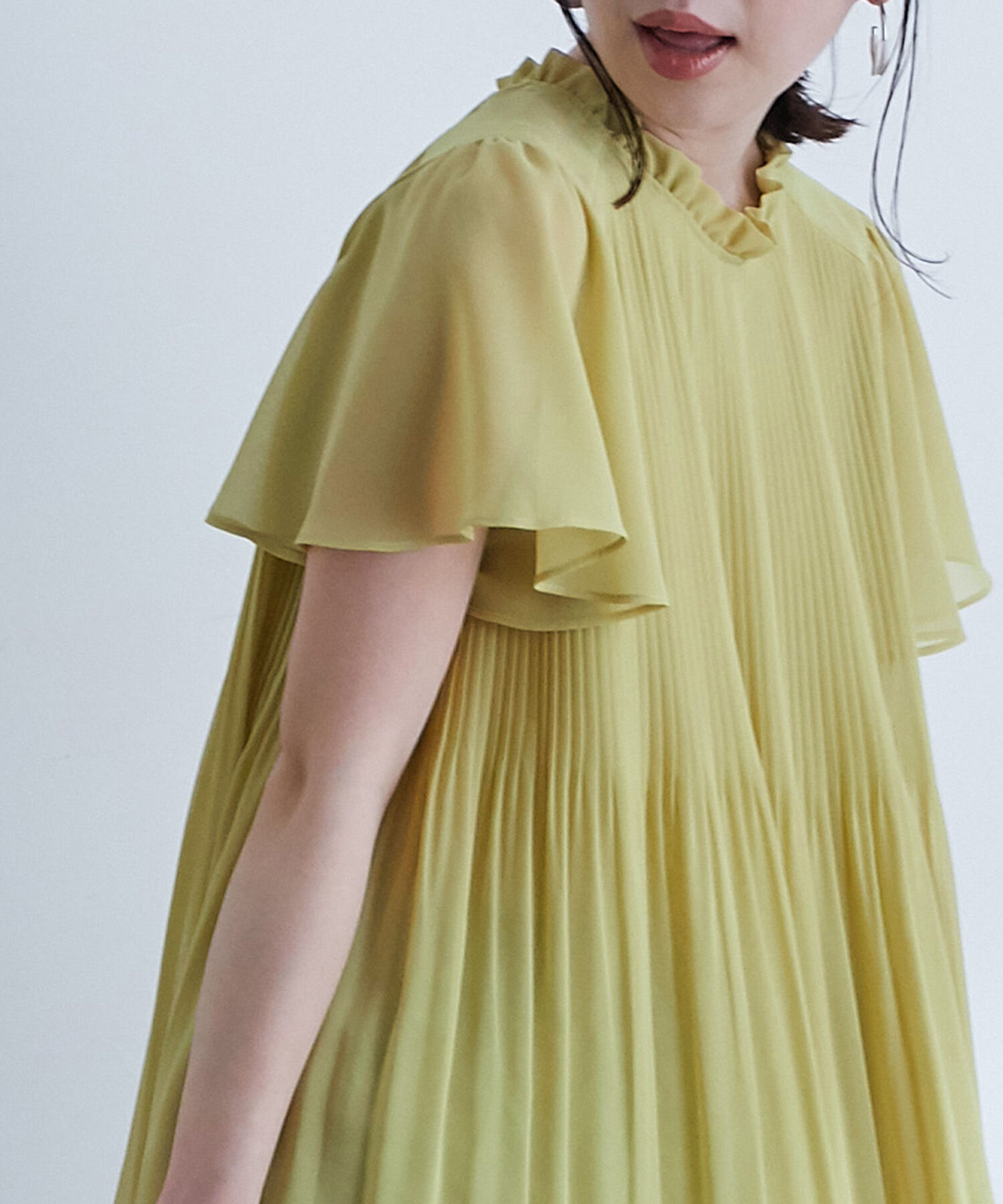 VIS「【洗濯機可】ドット＆無地シフォンバックリボンブプリーツブラウス」|シャツ・ブラウス|